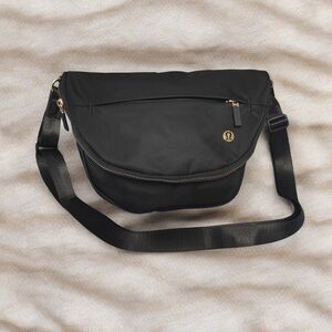 lululemon athletica Black Crossbody Bag 5L